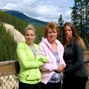 Meet your Posher, Joy